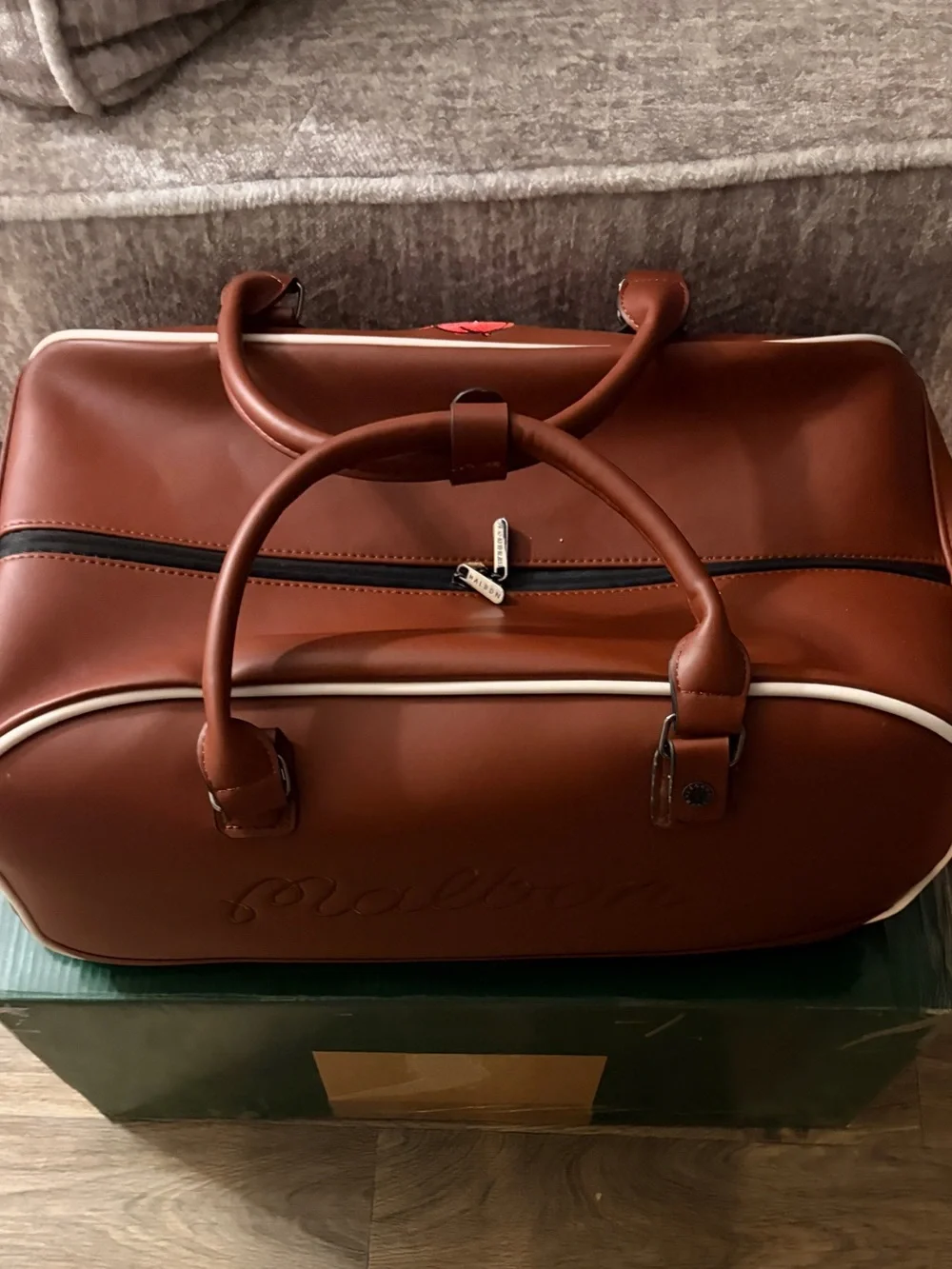 MALBON Boston Luggage Travel bag w/retractable handle, separate shoe compartment